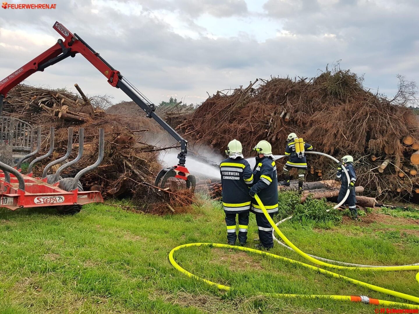 FF Schwarzenau: Hackgutlager stand in Brand