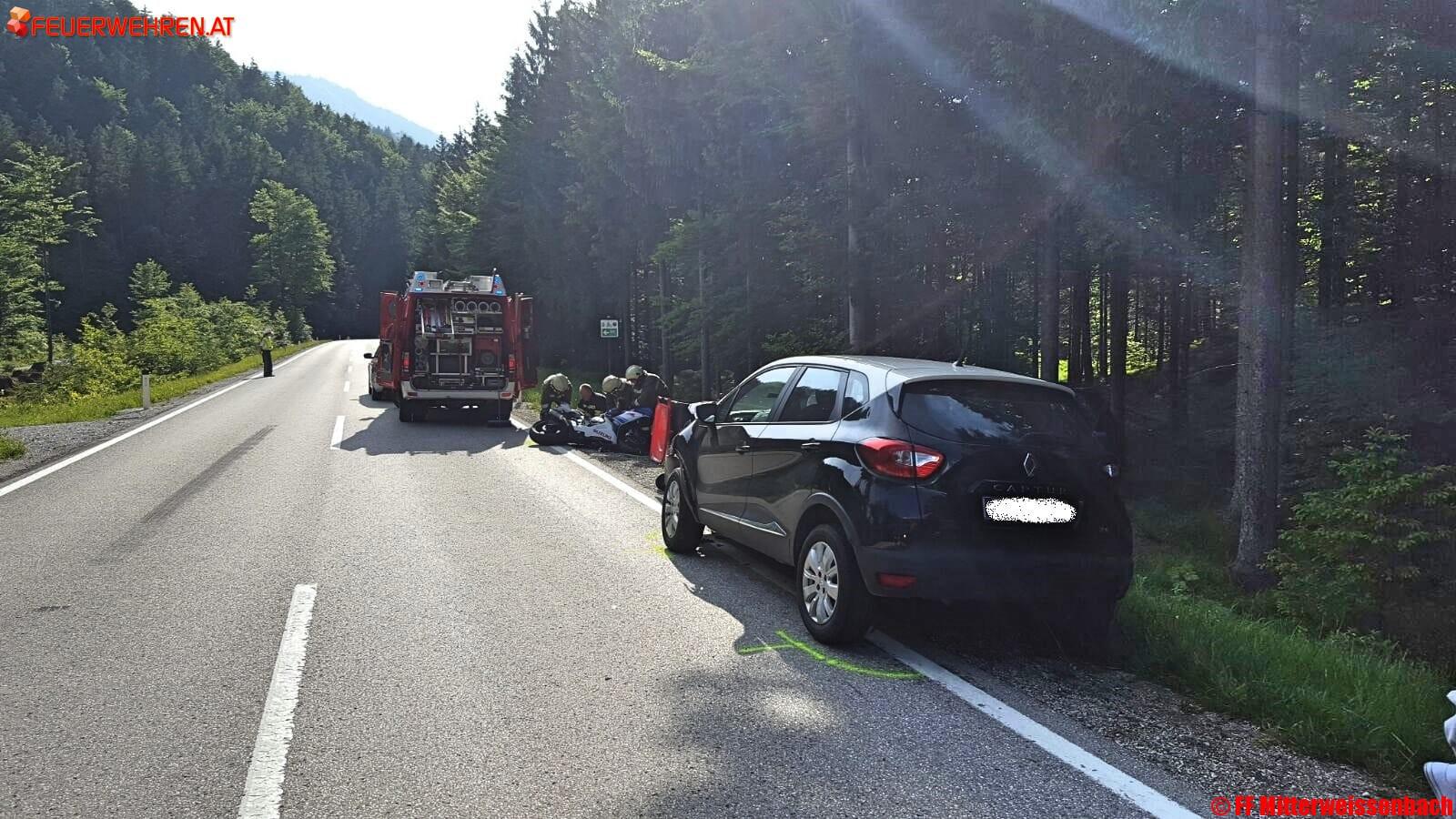 FF Bad Ischl: Verkehrsunfall auf der B153