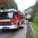 FF Mariazell: Schwerer LKW-Unfall mit Ölalarm in Fallenstein