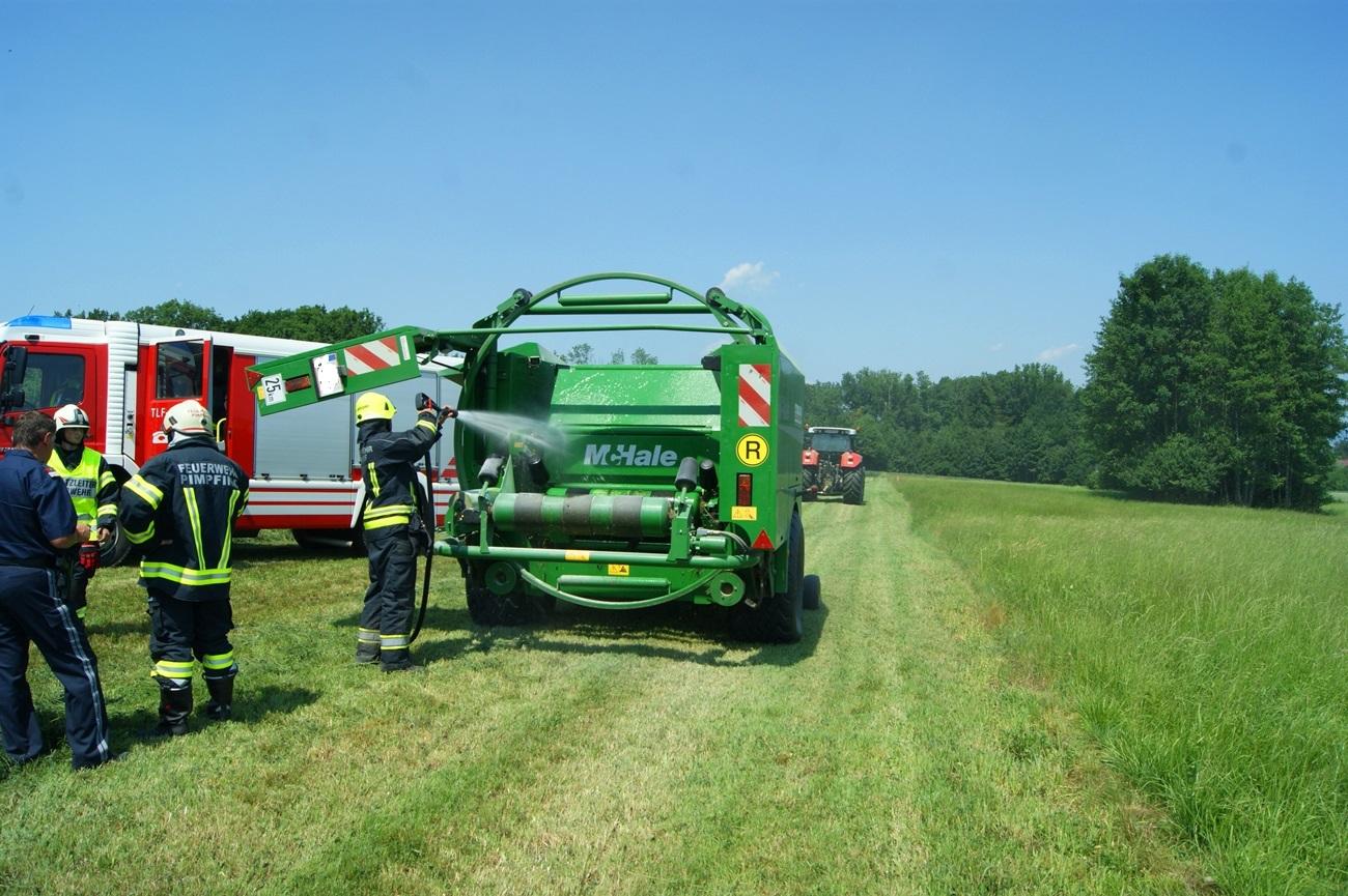 Brand Strohballenpresse