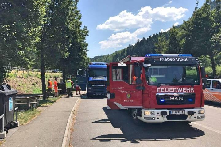 BFV Liezen A06: Menschenrettung mit tragischem Ausgang auf der A9