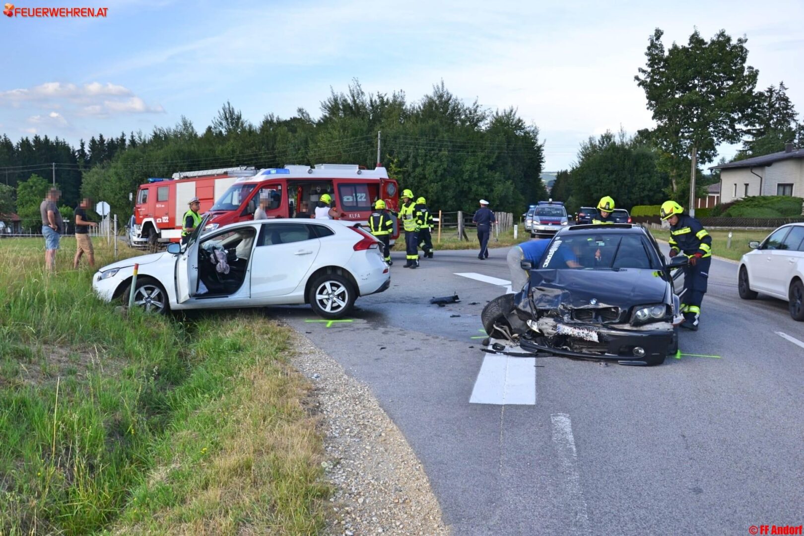 FF Andorf: Verkehrsunfall Andorfer Landesstraße, Höhe Hof