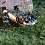 FF Statzendorf: Fahrzeugüberschlag in Weidling und Türöffnung