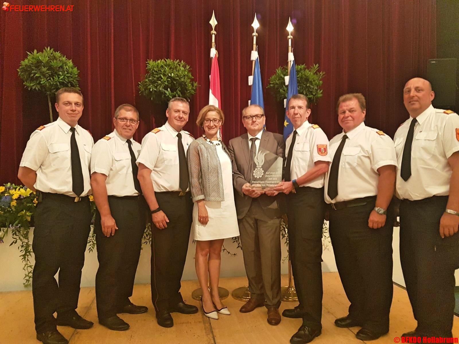 BFKDO Hollabrunn: Bezirkshauptmannschaft Hollabrunn Amtsübergabe