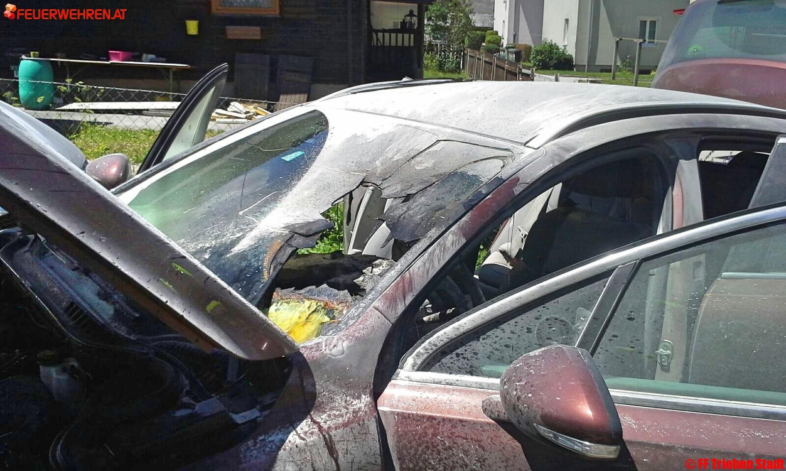 BFV Liezen A06: Fahrzeugbrand im Ortsgebiet von Trieben
