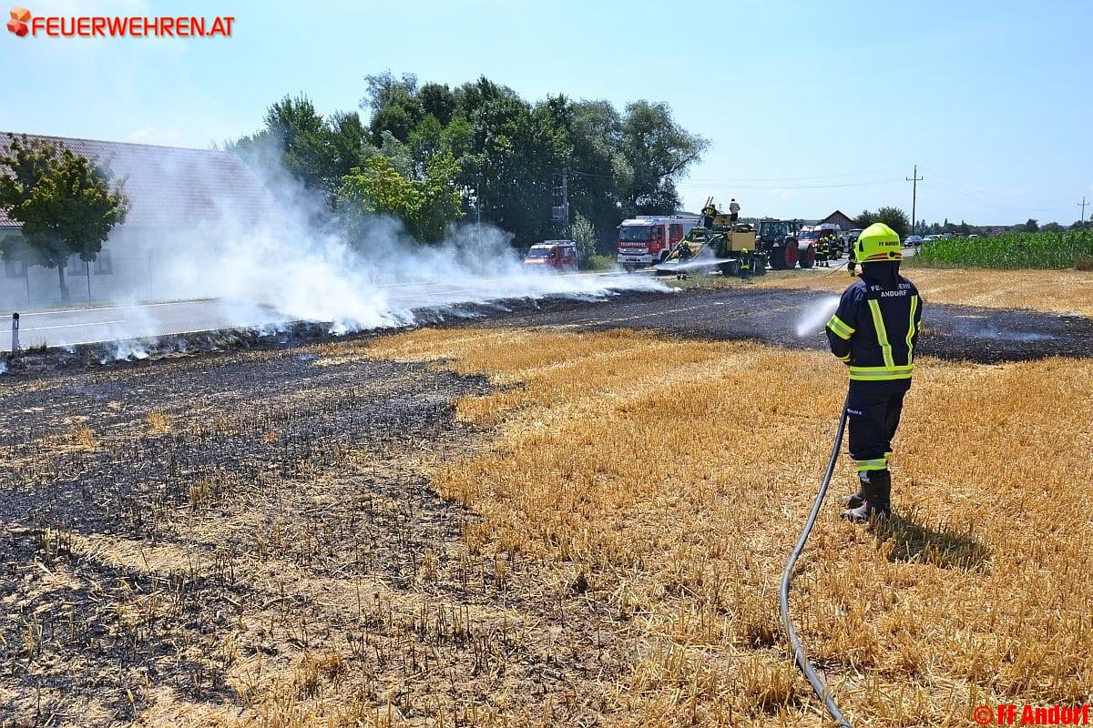 FF Andorf: Ballenpressen- und Flurbrand in Hebertspram