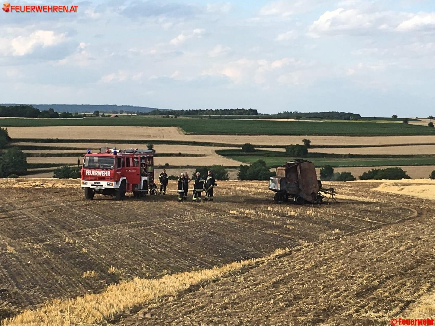 FF Hohenwarth : Flurbrand mit 5 Feuerwehren aus 3 Bezirken