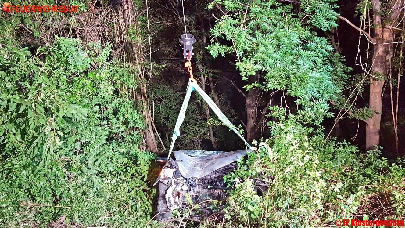 FF Klosterneuburg: Schwerer Verkehrsunfall auf der Höhenstraße