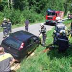 FF Weistrach: Fahrzeugbergung aus Graben in Hartlmühl