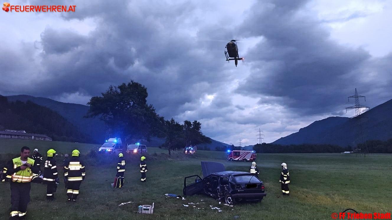 BFV Liezen A06: Schwerer Verkehrsunfall erfordert Grosseinsatz