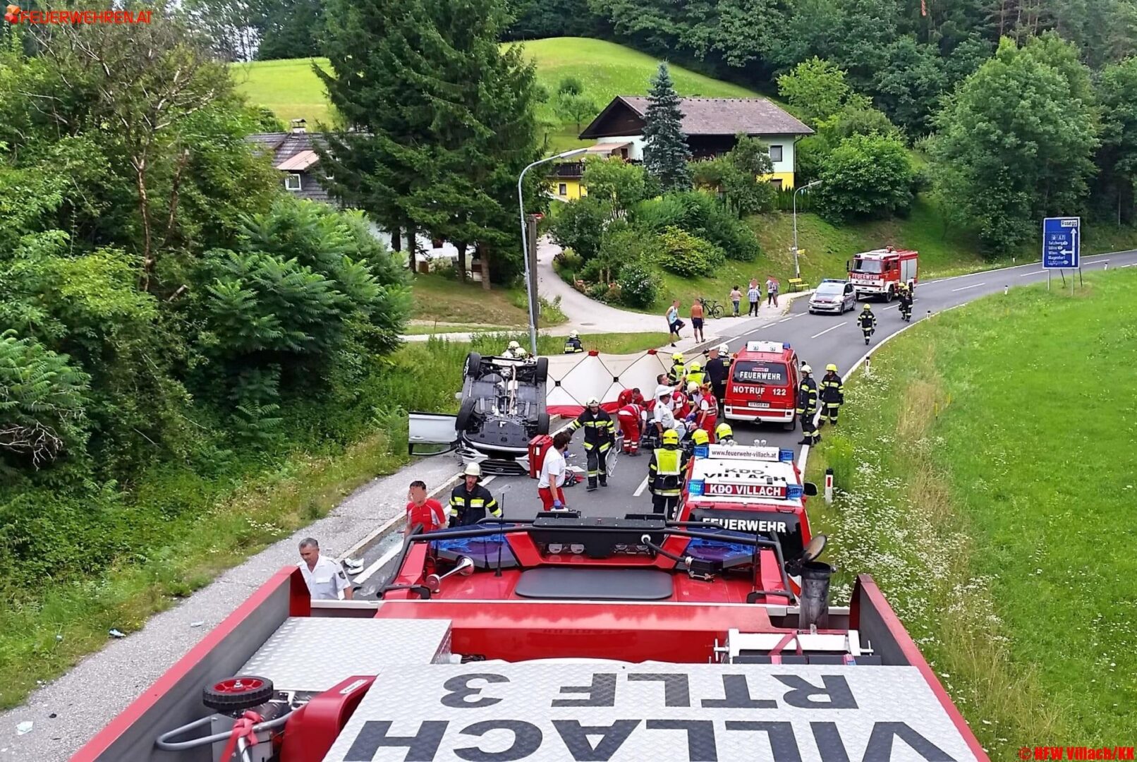 HFW Villach: Schwerer Verkehrsunfall fordert Schwerverletzten