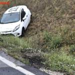 FF Gaweinstal: Pkw im Straßengraben - A5-Nordautobahn 5