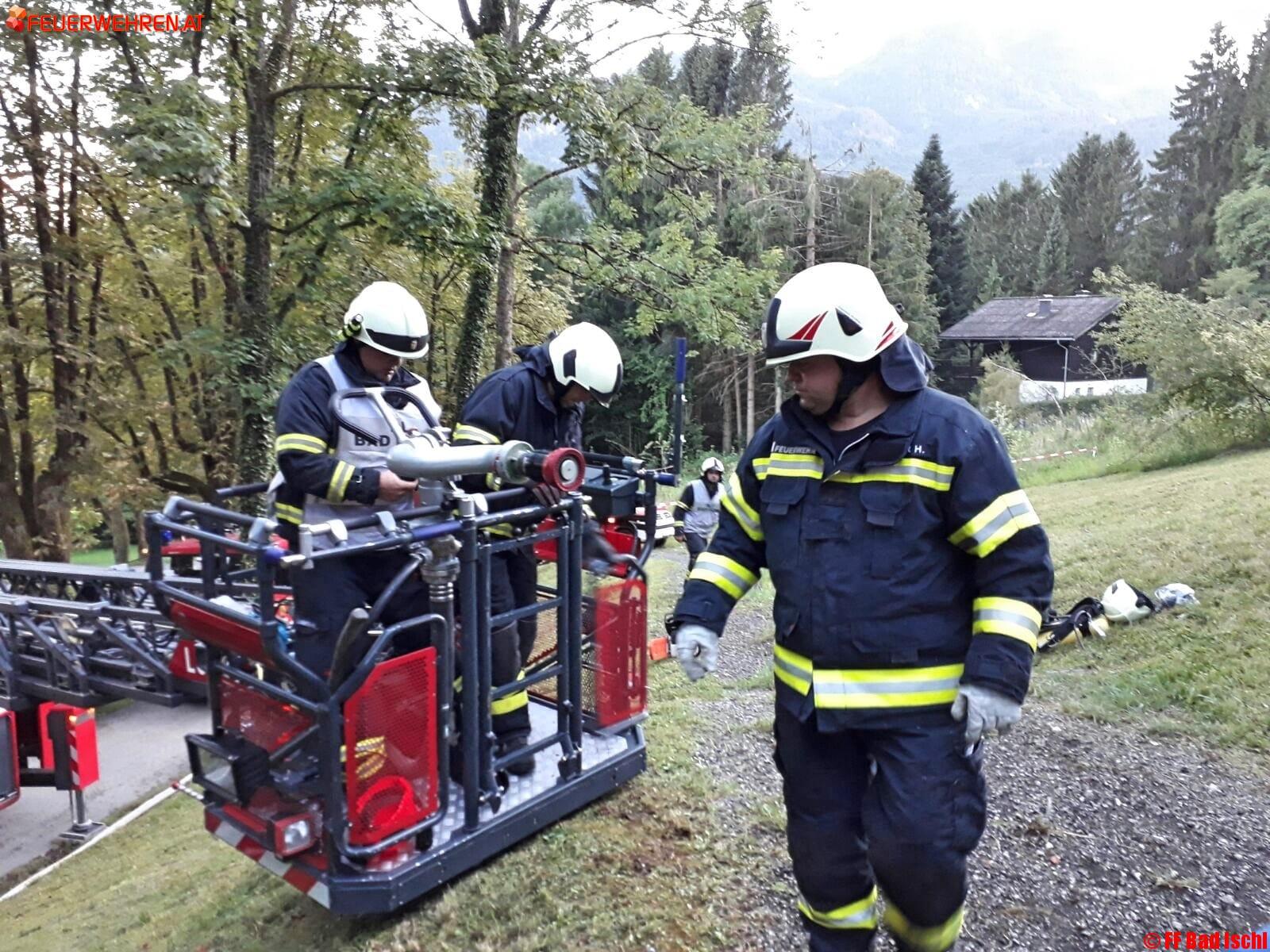 FF Bad Ischl: Übungsannahme Brand Bauerbaracke
