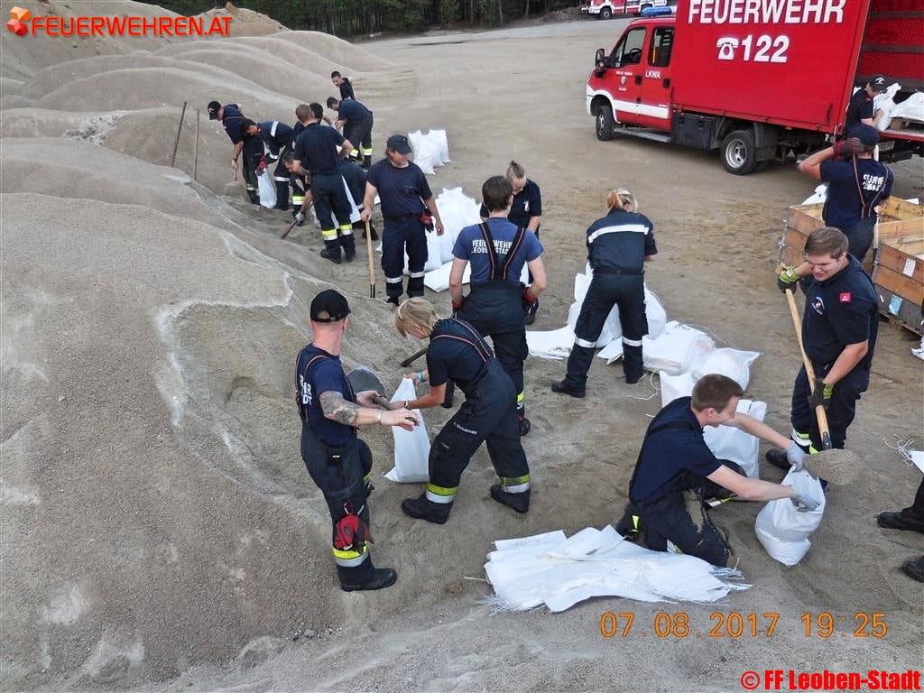 FF Leoben-Stadt: Vorbereitungsarbeiten für Unwettereinsätze
