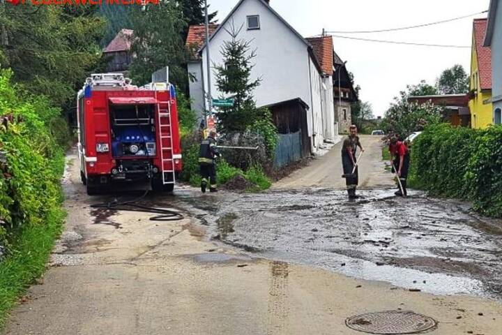 FF Fohnsdorf: Fahrzeugbrand zwischen Unwettereinsätzen