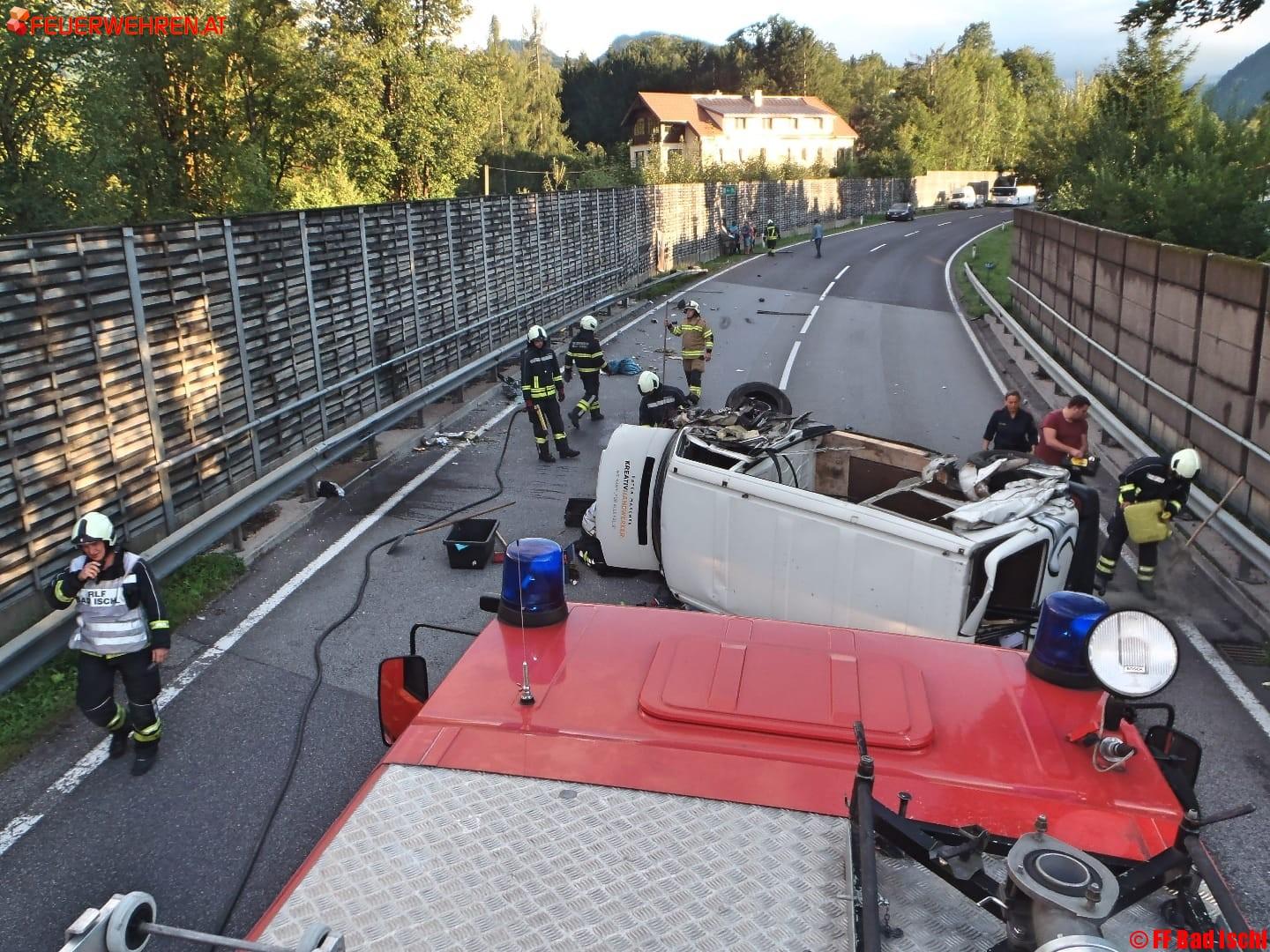 FF Bad Ischl: Spektakulärer Verkehrsunfall