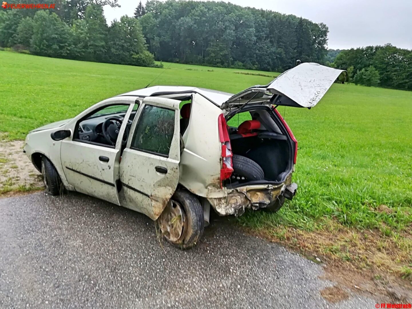 FF Weistrach: Verkehrsunfall auf der B 122