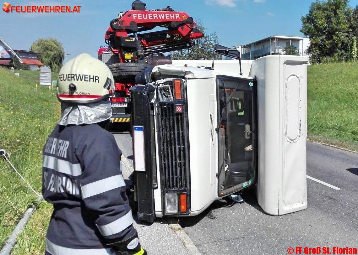 BFVDL: Umgestürztes Wohnmobil in Groß St. Florian