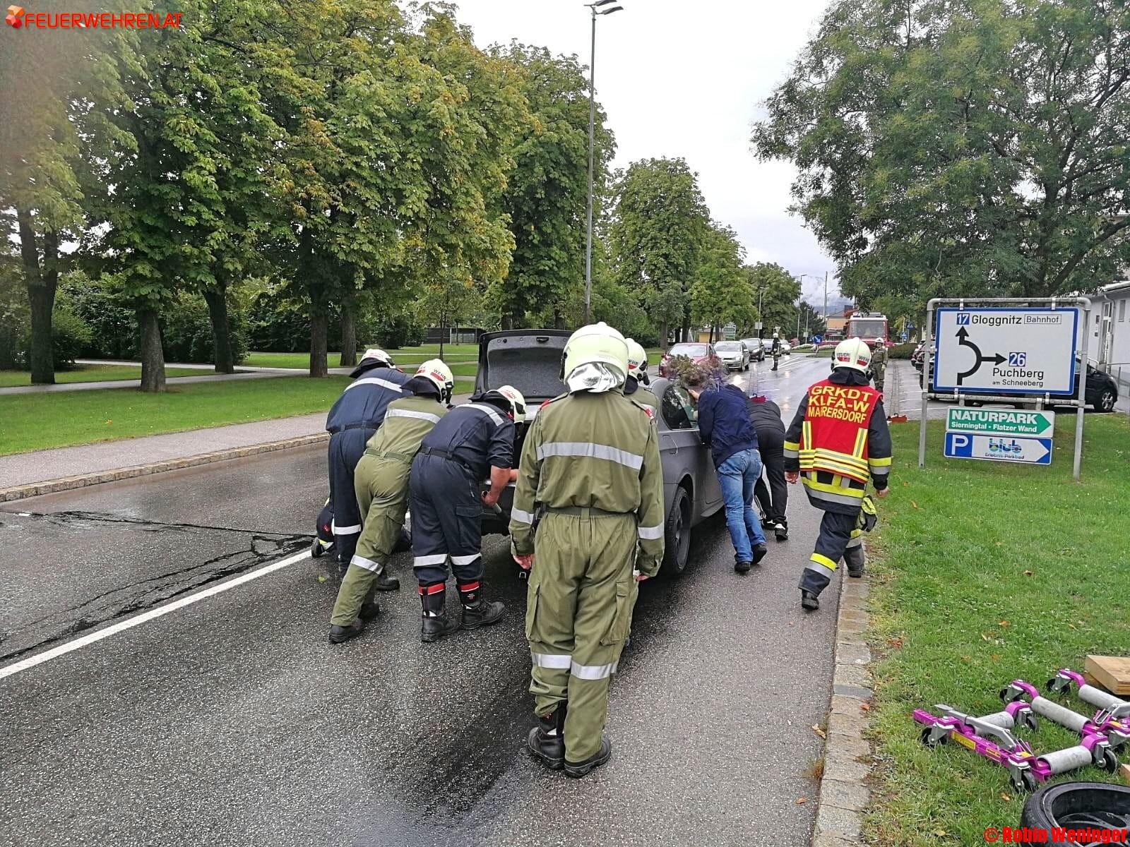 Kuriose Fahrzeugbergung in Ternitz