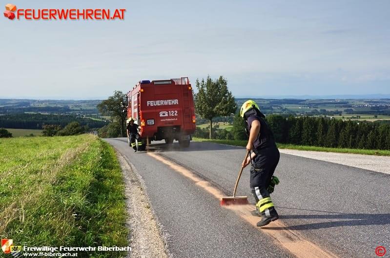 FF Biberbach: Ölspur aufgrund eines technischen Gebrechens
