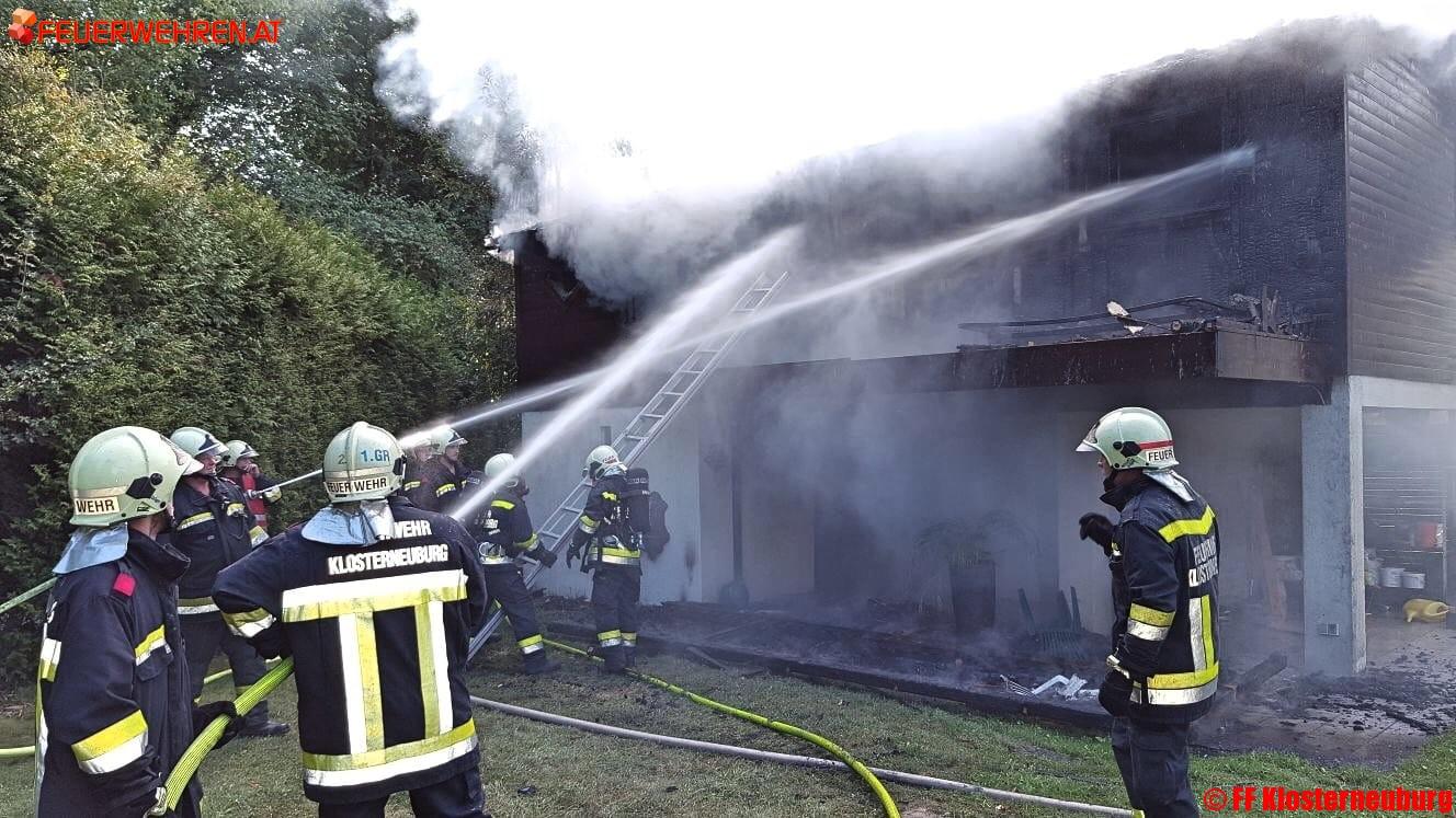 FF Klosterneuburg: Wohnhausbrand in der Schwarzen Au