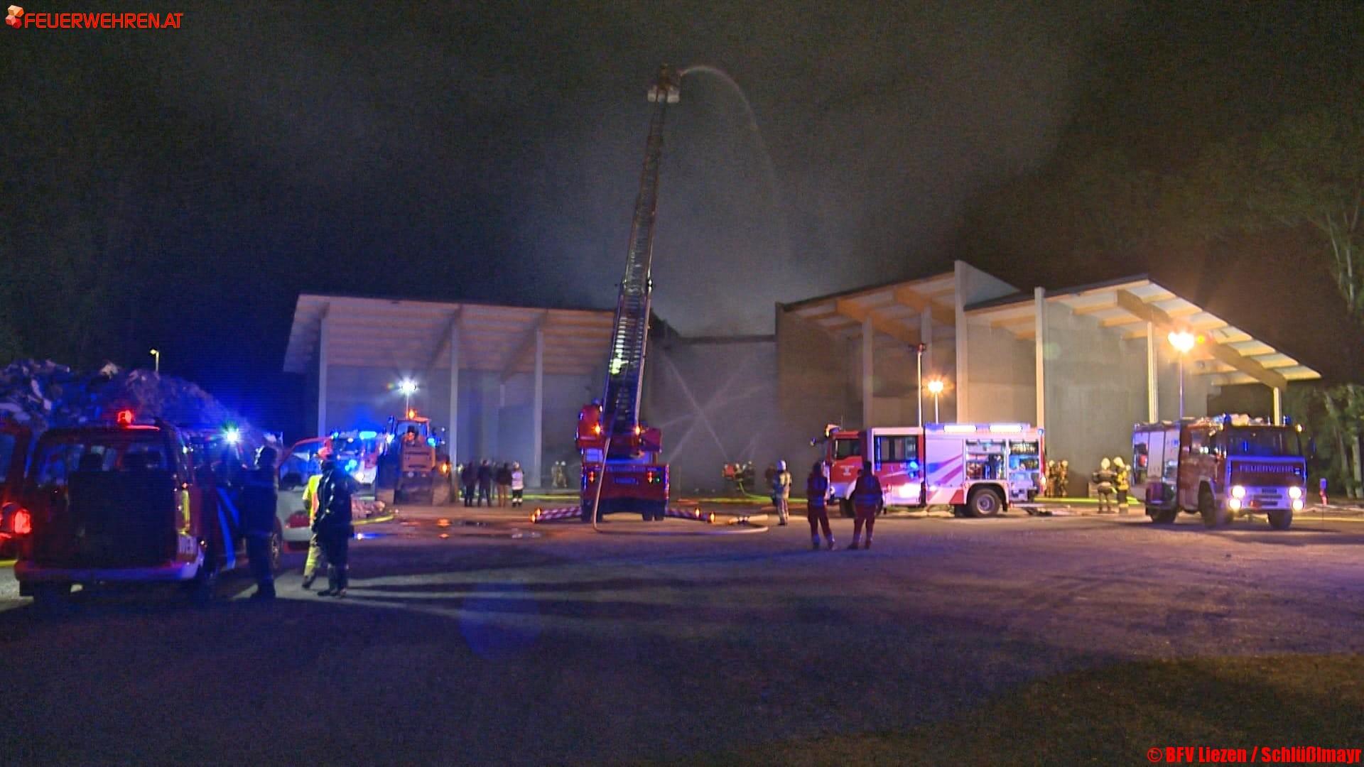 BFV Liezen: Oberhaus – Mülllagerhalle in Vollbrand