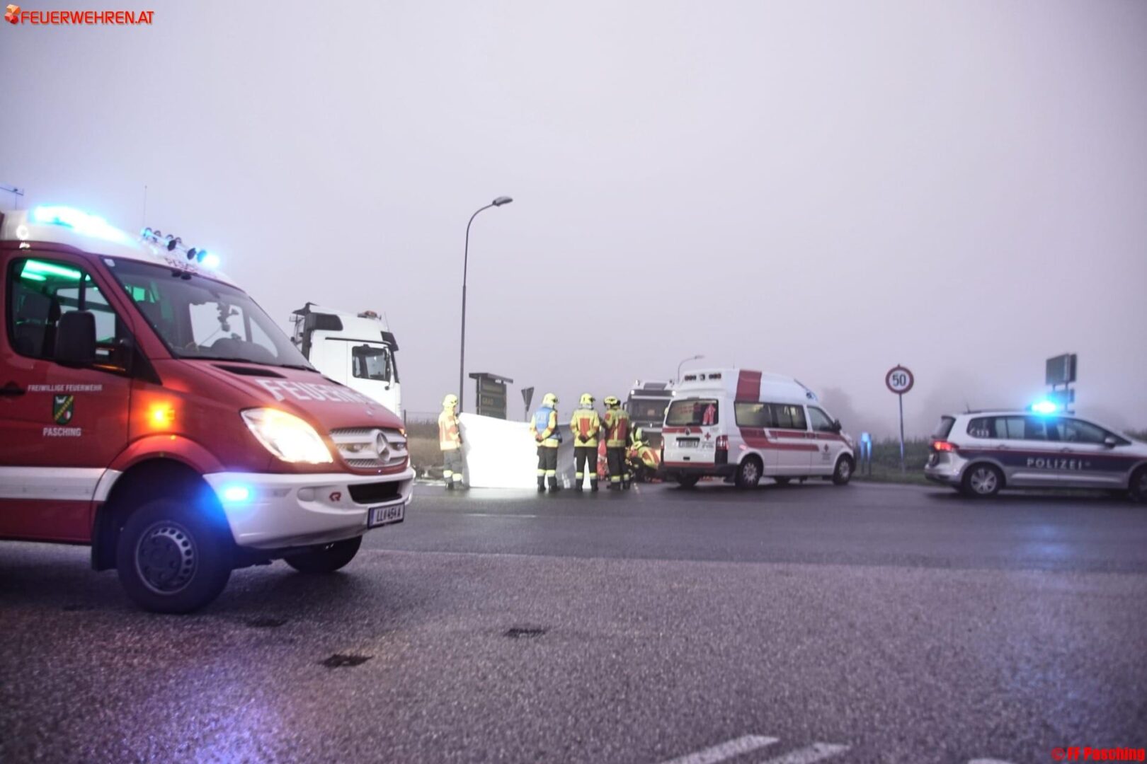 FF Pasching: Schwerer Verkehrsunfall mit Motorrad