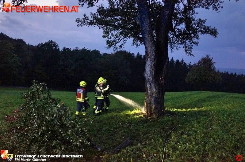 FF Biberbach: Blitzeinschlag löste Feuerwehreinsatz aus
