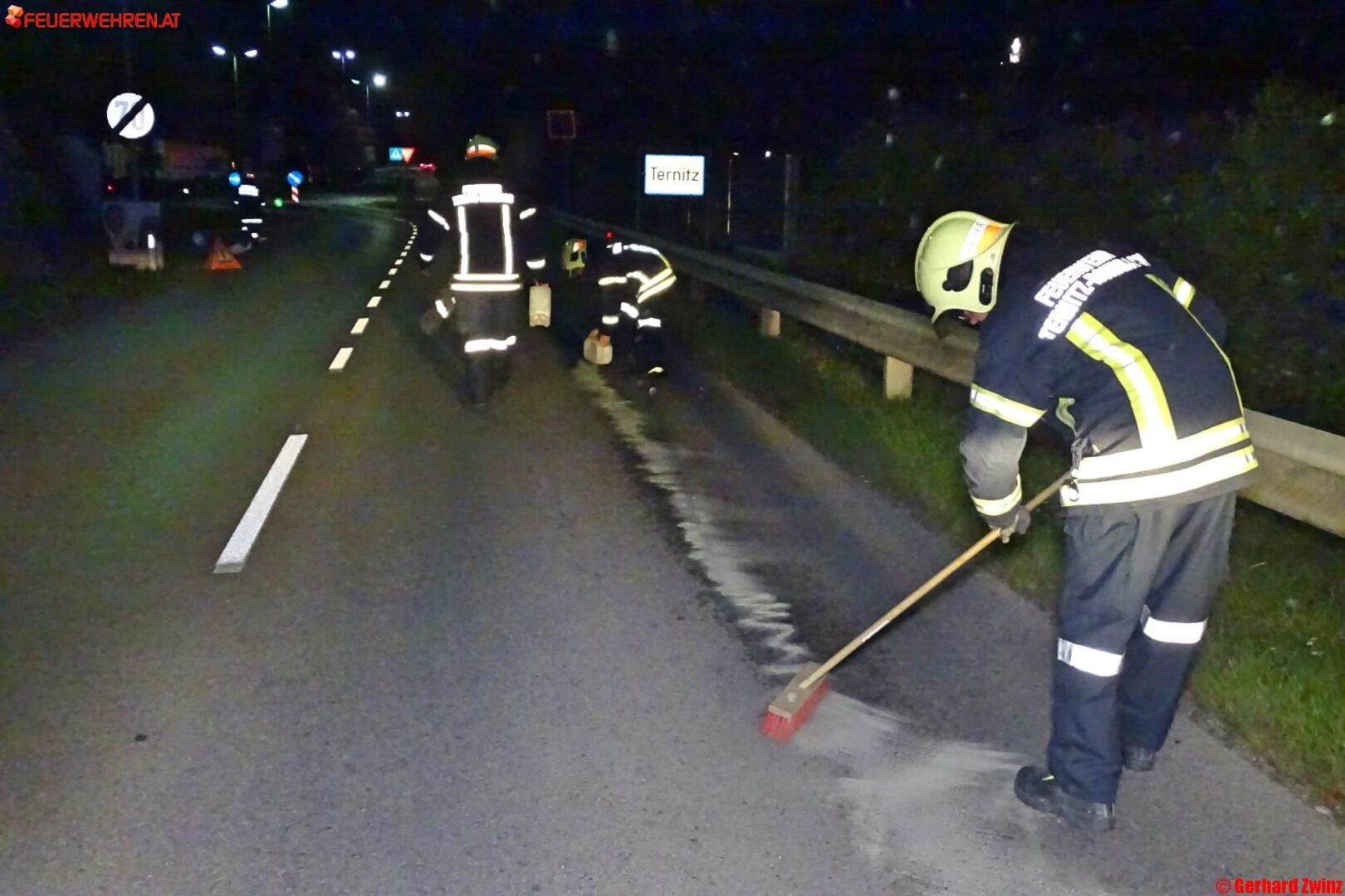 Ölspur durch das Stadtgebiet von Ternitz