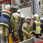 FF Auggenthal: Arbeiter in Maschine eingeklemmt