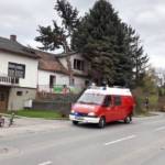 FF Pettendorf: Baum droht auf Wohnhaus zu stürzen 11