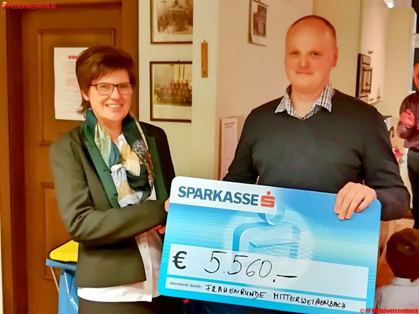 FF Bad Ischl: Spendenübergabe an die FF Mitterweissenbach