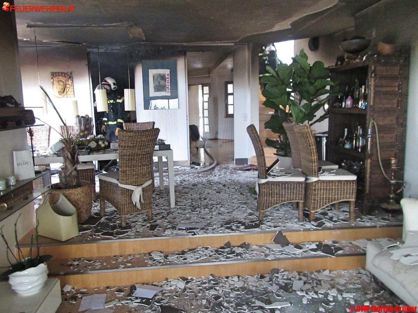 FF Brunn am Gebirge: Wohnhausbrand mit Menschenrettung