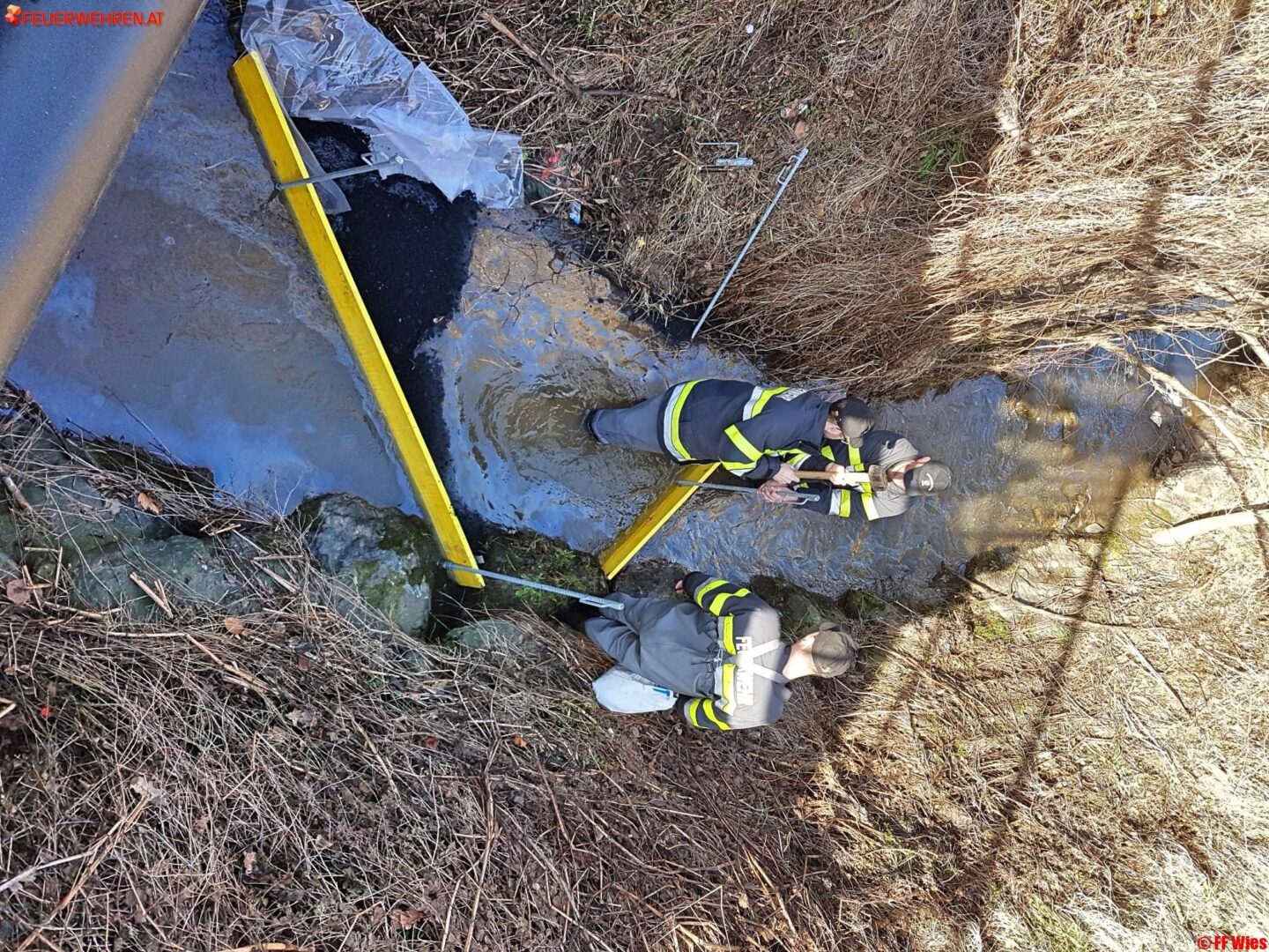 FF Wies: Schadstoffeinsatz mit 5 Feuerwehren