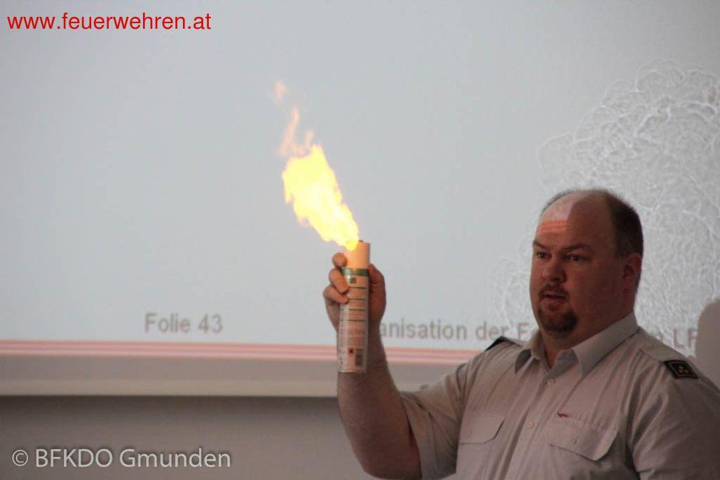 BFKDO Gmunden: 59 neue Feuerwehrmänner ausgebildet