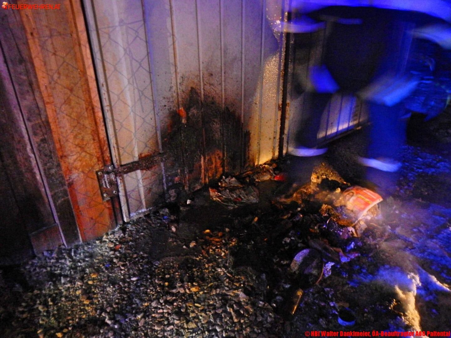 BFV Liezen A06: Nächtlicher Mülltonnenbrand