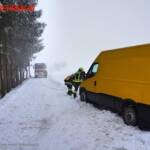 FF Biberbach: Kleintransporter aus misslicher Lage befreit