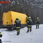 FF Biberbach: Kleintransporter aus misslicher Lage befreit 5