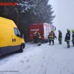 FF Biberbach: Kleintransporter aus misslicher Lage befreit 6