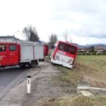 Bezirk Neunkirchen: Autobus drohte abzustürzen