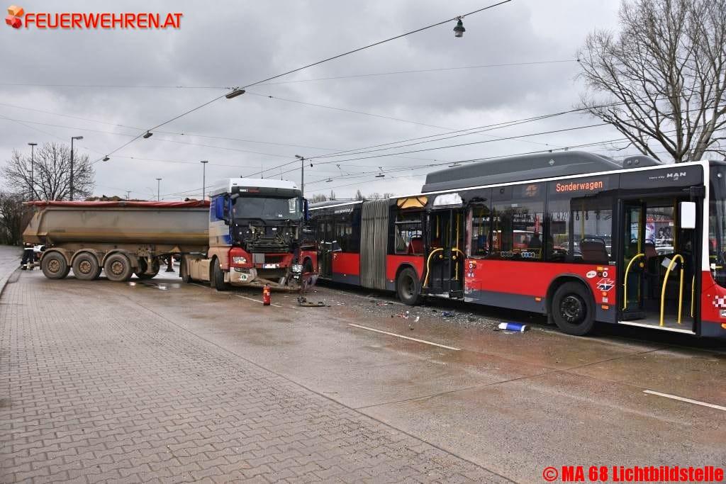 BF Wien: Verkehrsunfall in Wien-Donaustadt