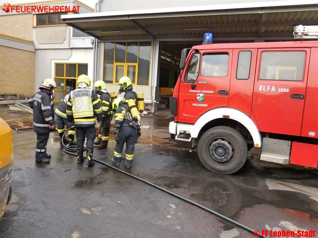 FF Leoben-Stadt: Brand in metallverarbeitendem Betrieb