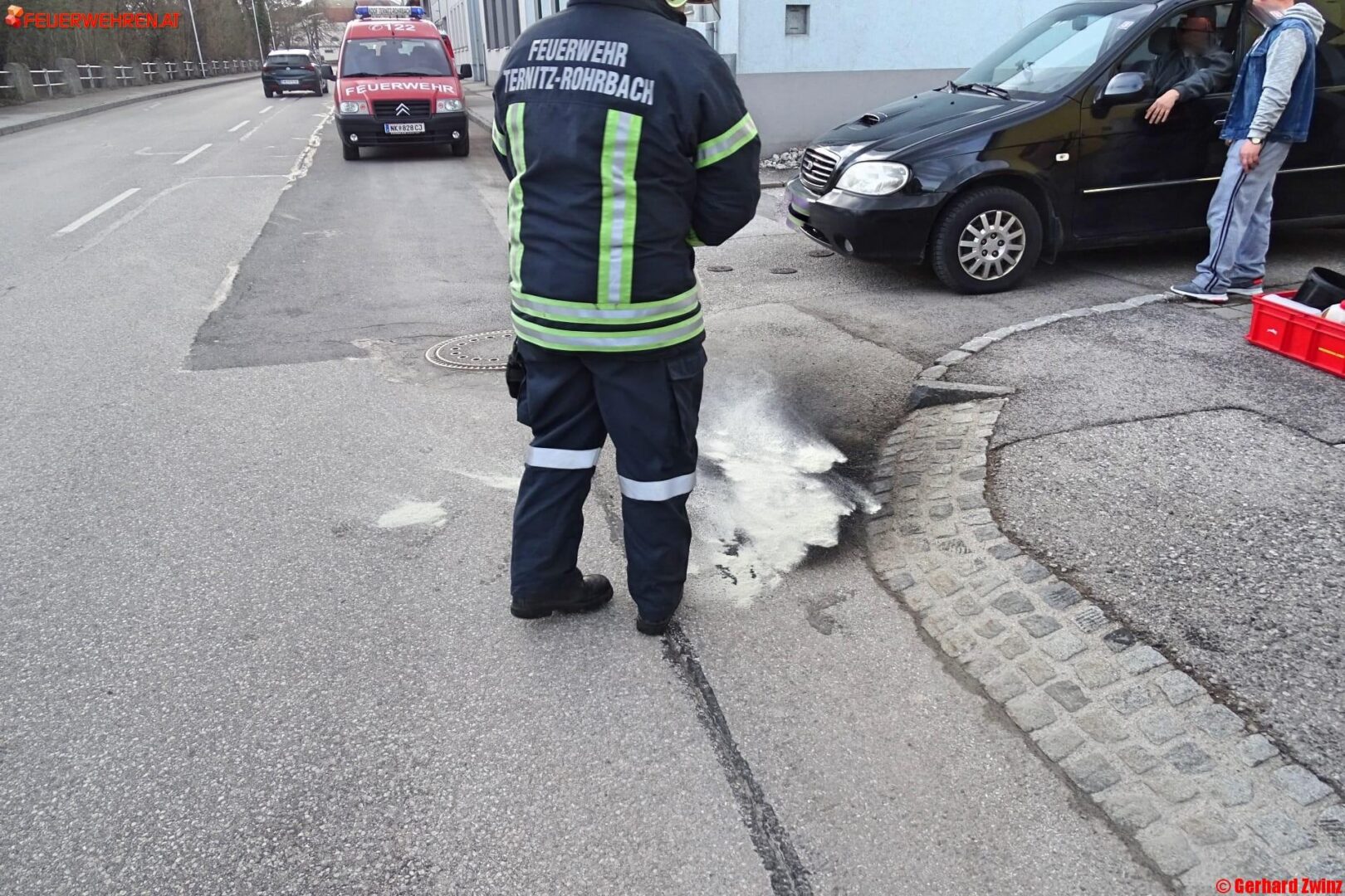 Ternitz: Ölaustritt nach Motorschaden