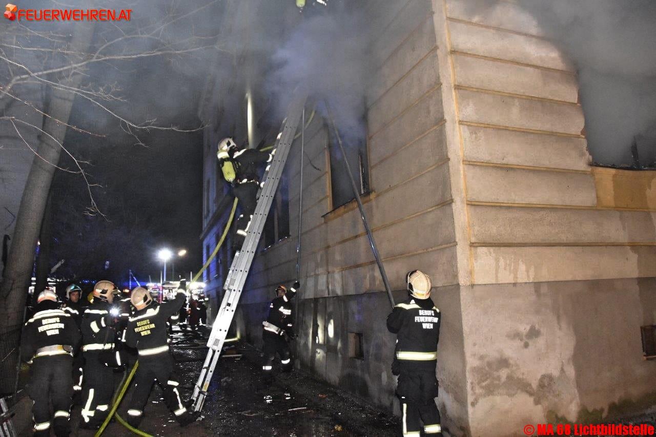BF Wien: Brand nach Explosion