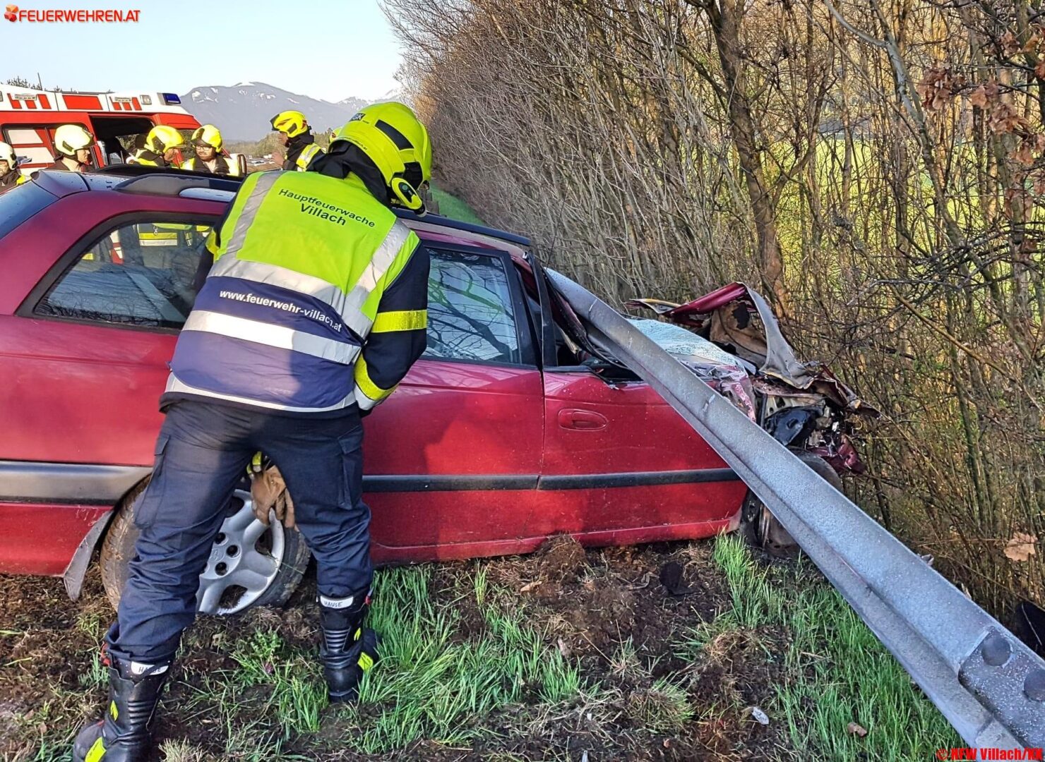HFW Villach: Verkehrsunfall A2 Südautobahn Höhe Warmbad