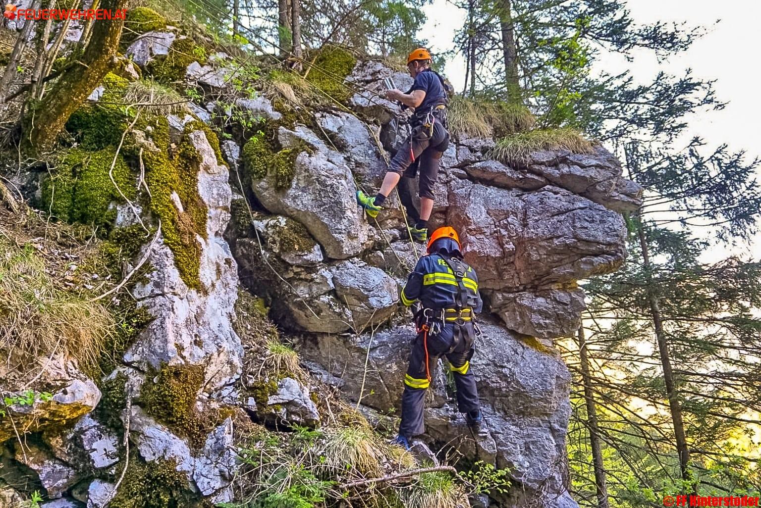 FF Hinterstoder: Felsen droht abzustürzen