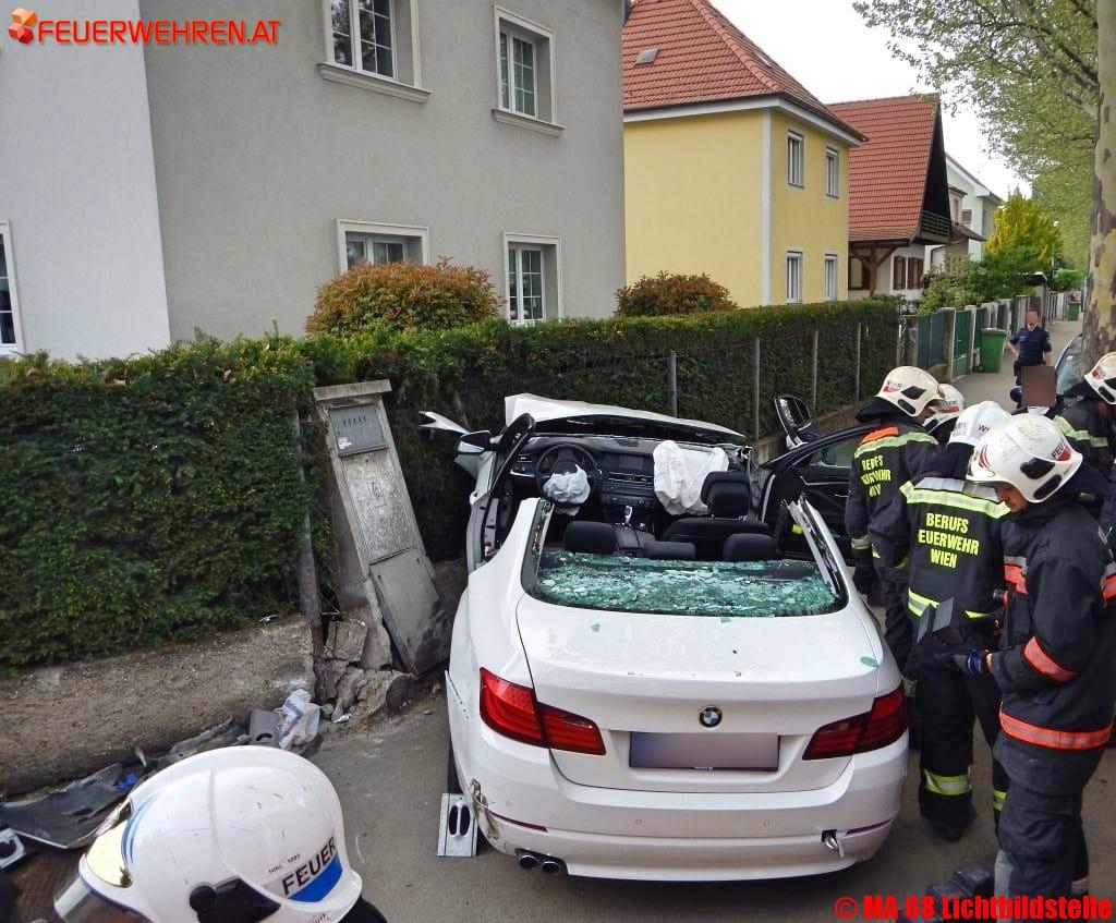 BF Wien: Verkehrsunfall PKW