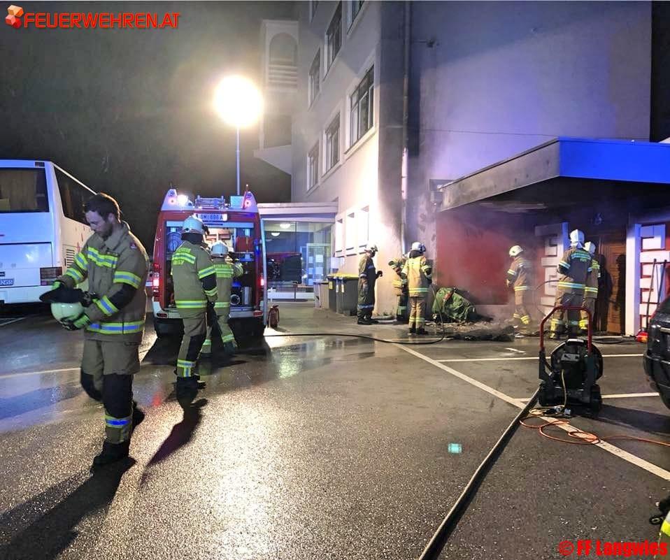 FF Langwies: Abfallcontainer-Brand
