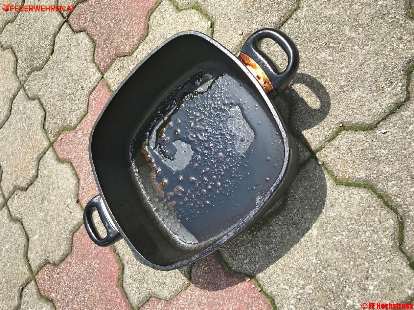 FF Hochstrass: Eindsatzbericht Fettbrand