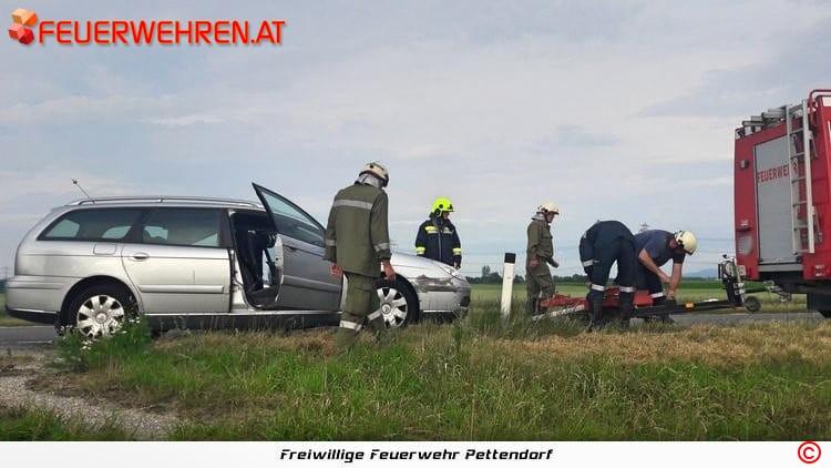 FF Pettendorf: Fahrzeugbergung nach Verkehrsunfall